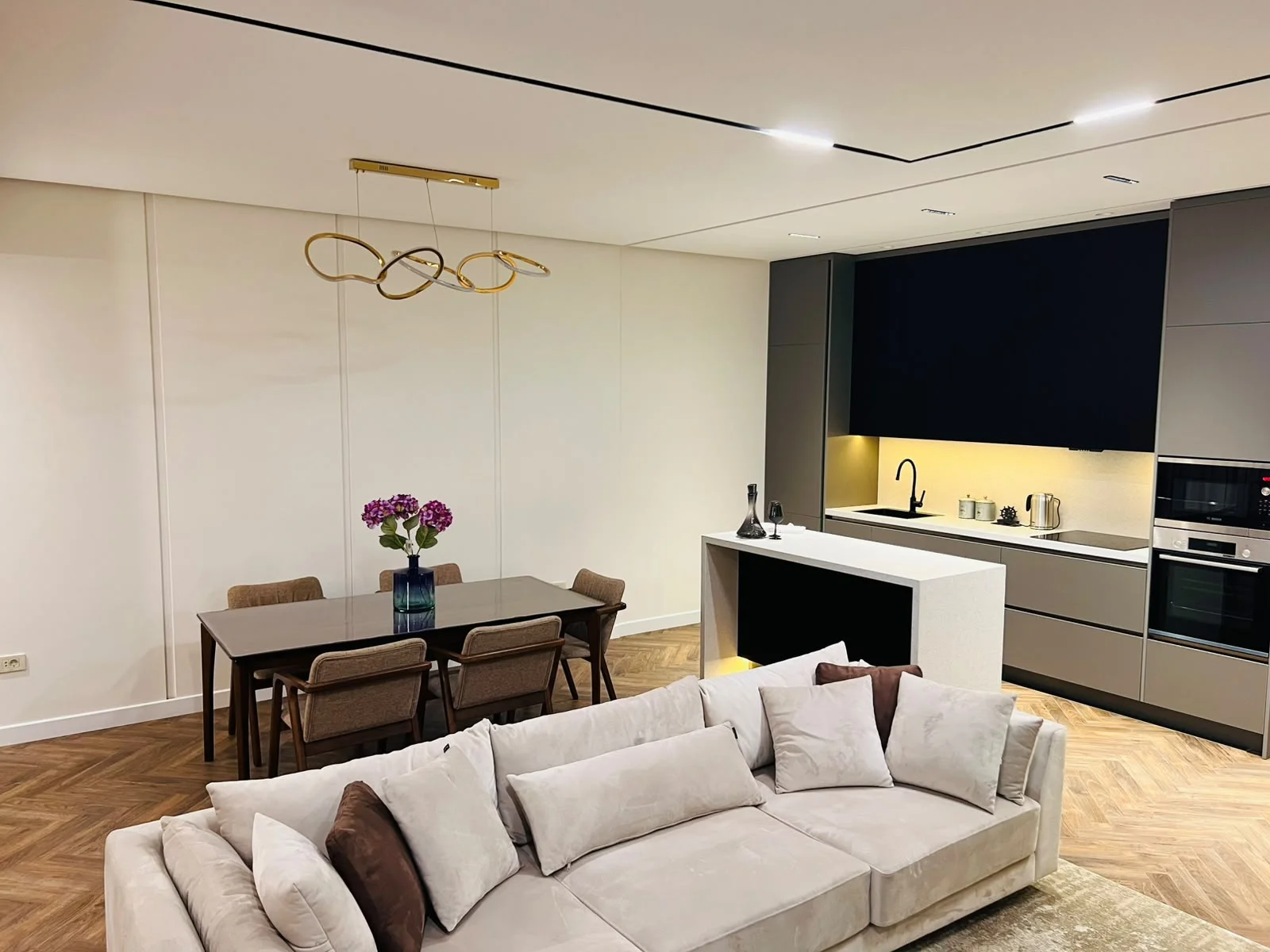 Kirayə 2 otaqlı Mənzil 96 m² Nəsimi r. – şəkil 2
