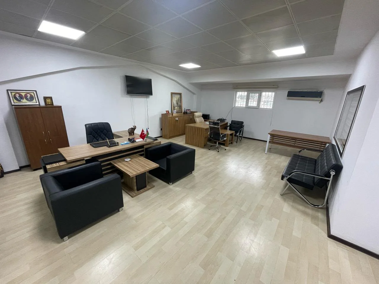 Kirayə 5 otaqlı Ofis 200 m² Xətai r.