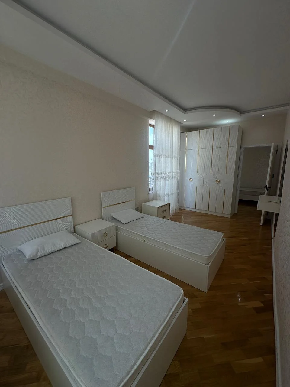 Kirayə 5 otaqlı Mənzil 250 m² Nəsimi r. – şəkil 9