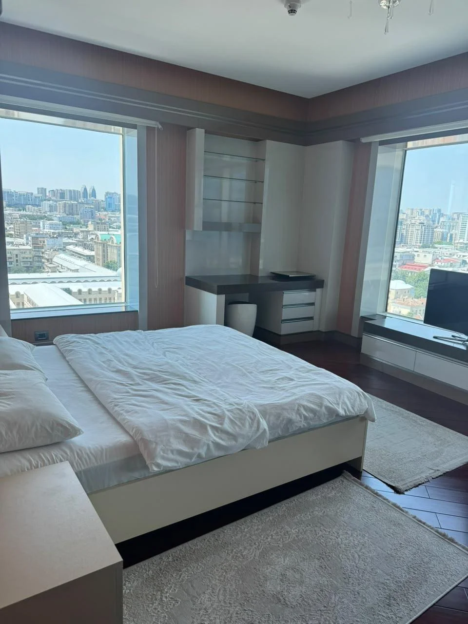 Kirayə 2 otaqlı Mənzil 120 m² Səbail r.