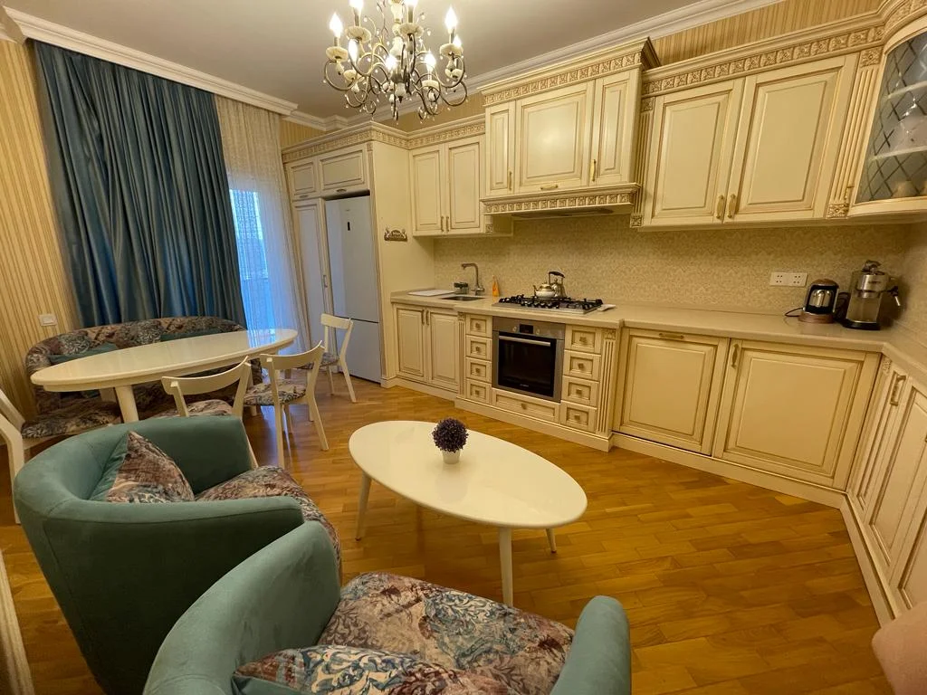 Kirayə 3 otaqlı Mənzil 137 m² Xətai r.