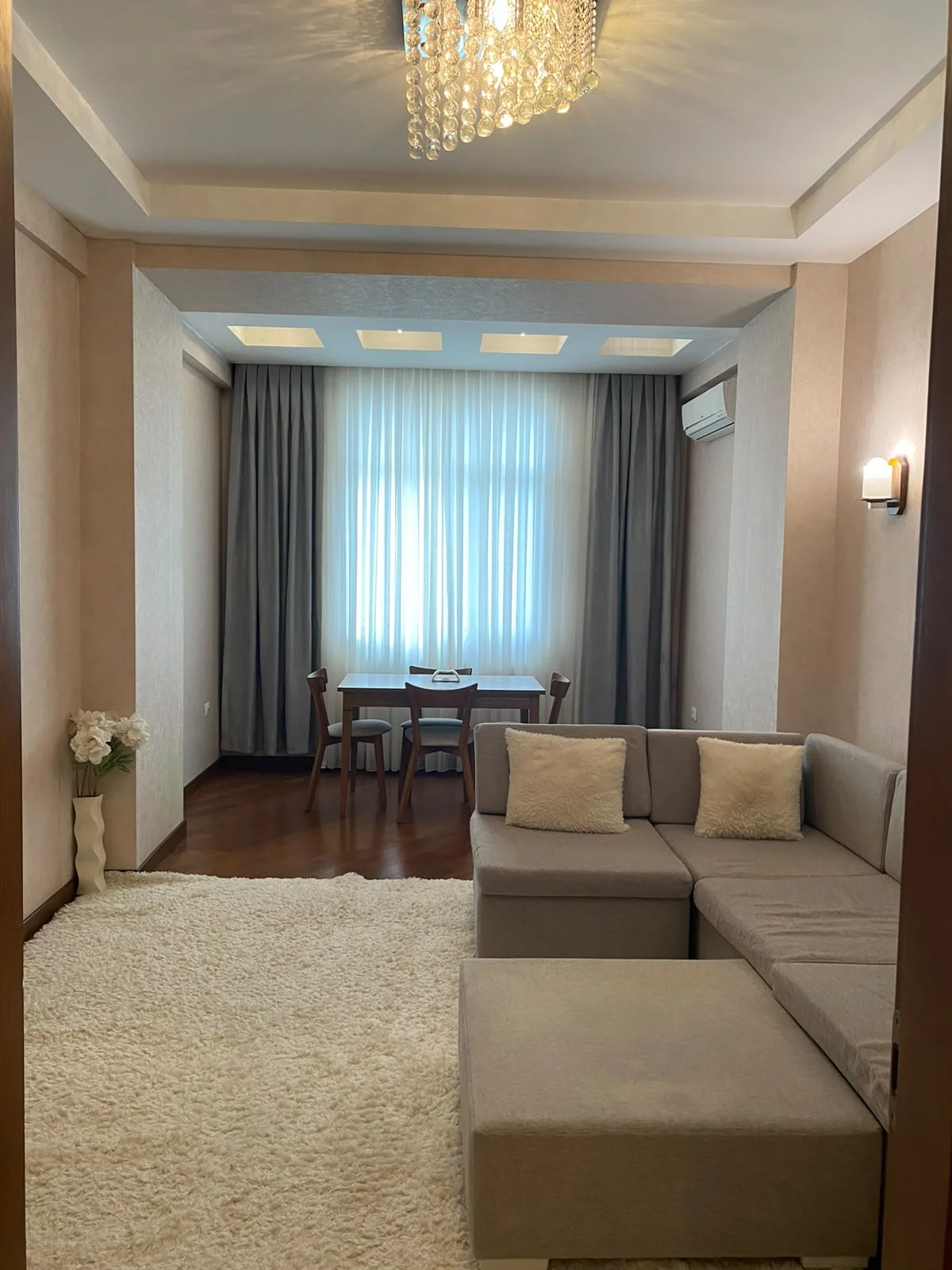 Kirayə 2 otaqlı Mənzil 52 m² Nəsimi r.