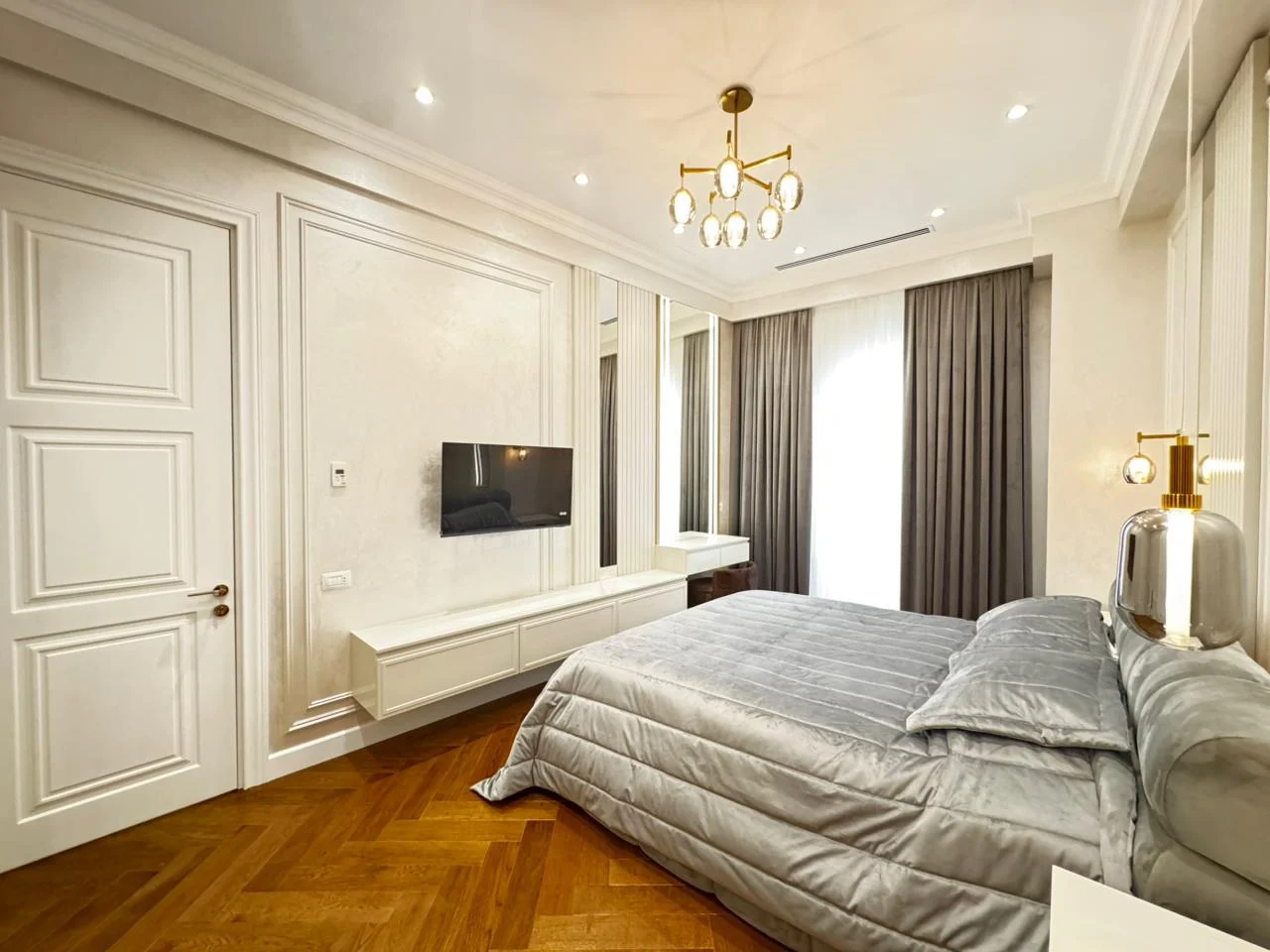 Kirayə 4 otaqlı Mənzil 165 m² Xətai r.