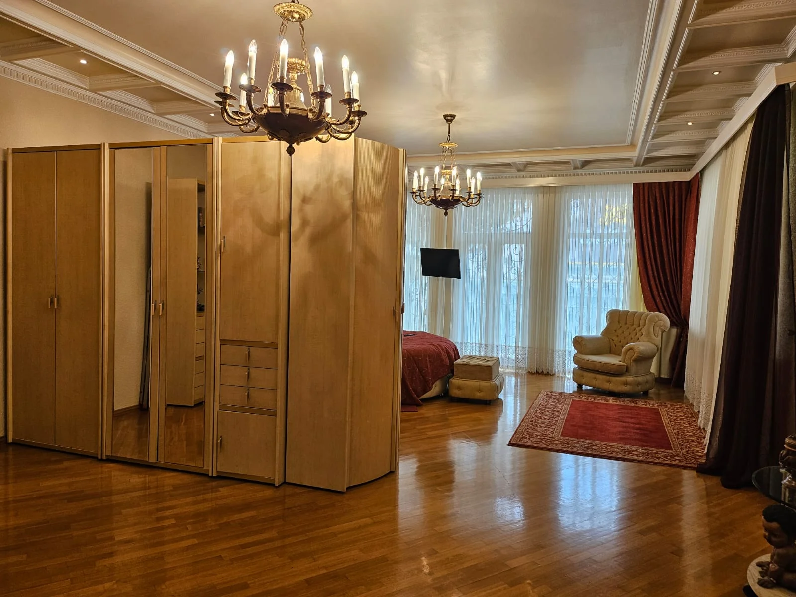 Kirayə 9 otaqlı Həyət evi / Bağ evi 700 m² Nəsimi r.