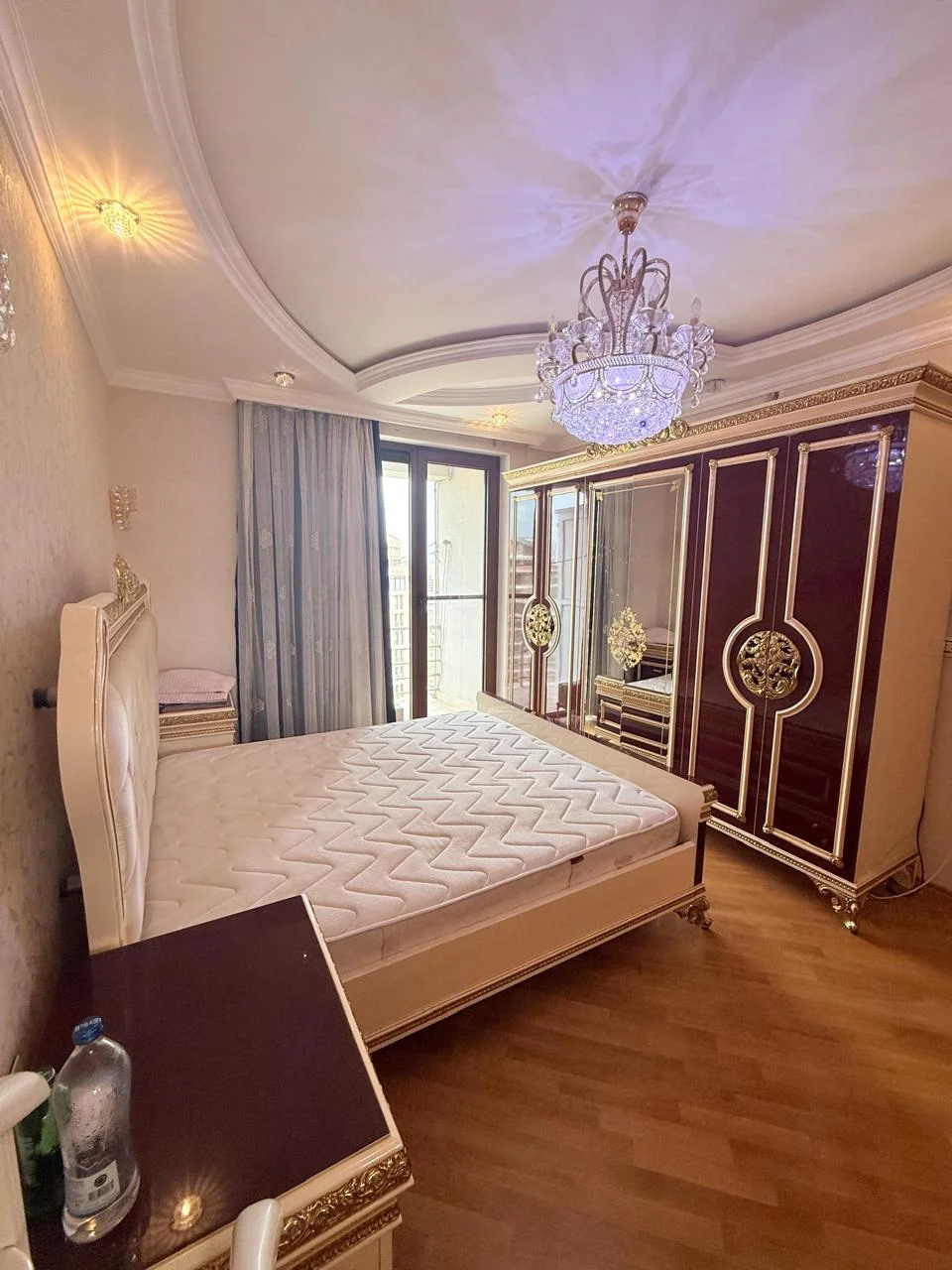 Kirayə 3 otaqlı Mənzil 137 m² Nərimanov r.