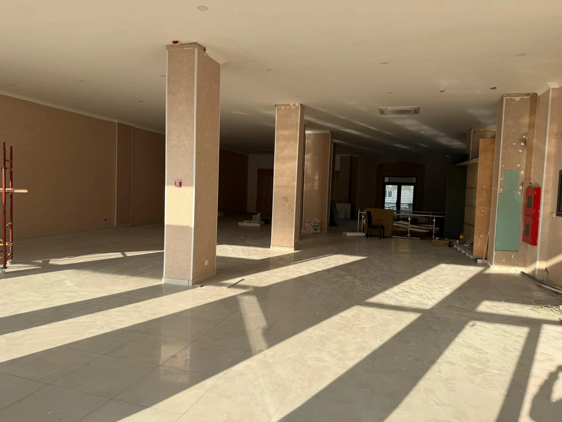 Kirayə 100 otaqlı Ofis 9600 m² Nəsimi r.