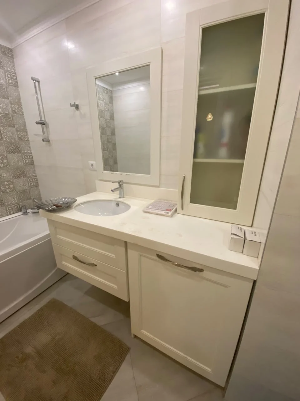 Kirayə 3 otaqlı Mənzil 120 m² Xətai r.