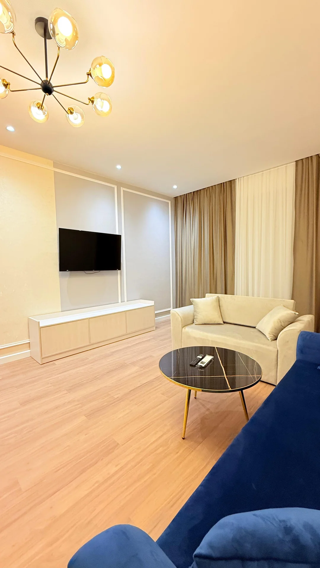 Kirayə 2 otaqlı Mənzil 105 m² Nəsimi r. 8 Noyabr m. – şəkil 1