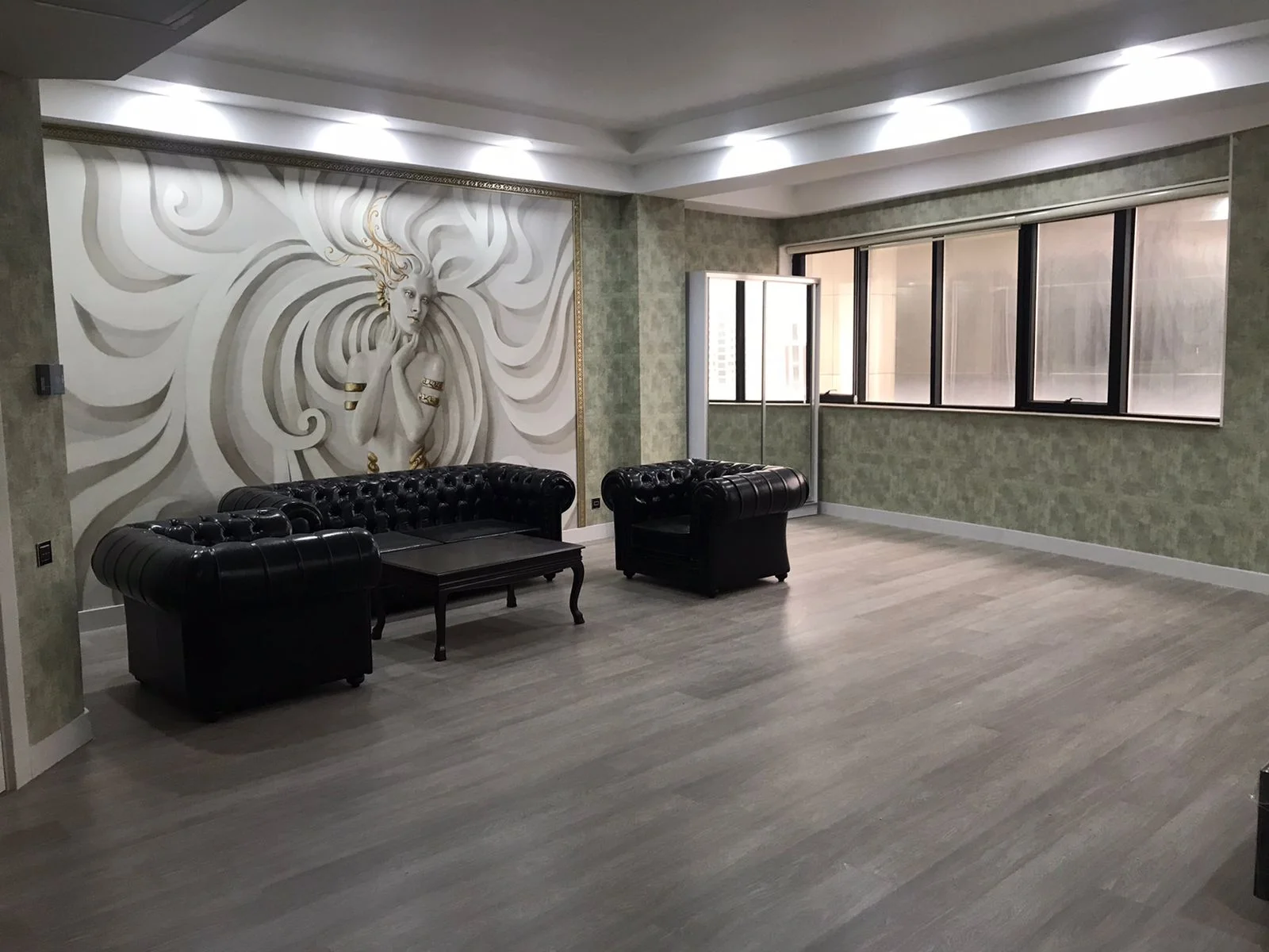 Kirayə 5 otaqlı Ofis 250 m² Nərimanov r.