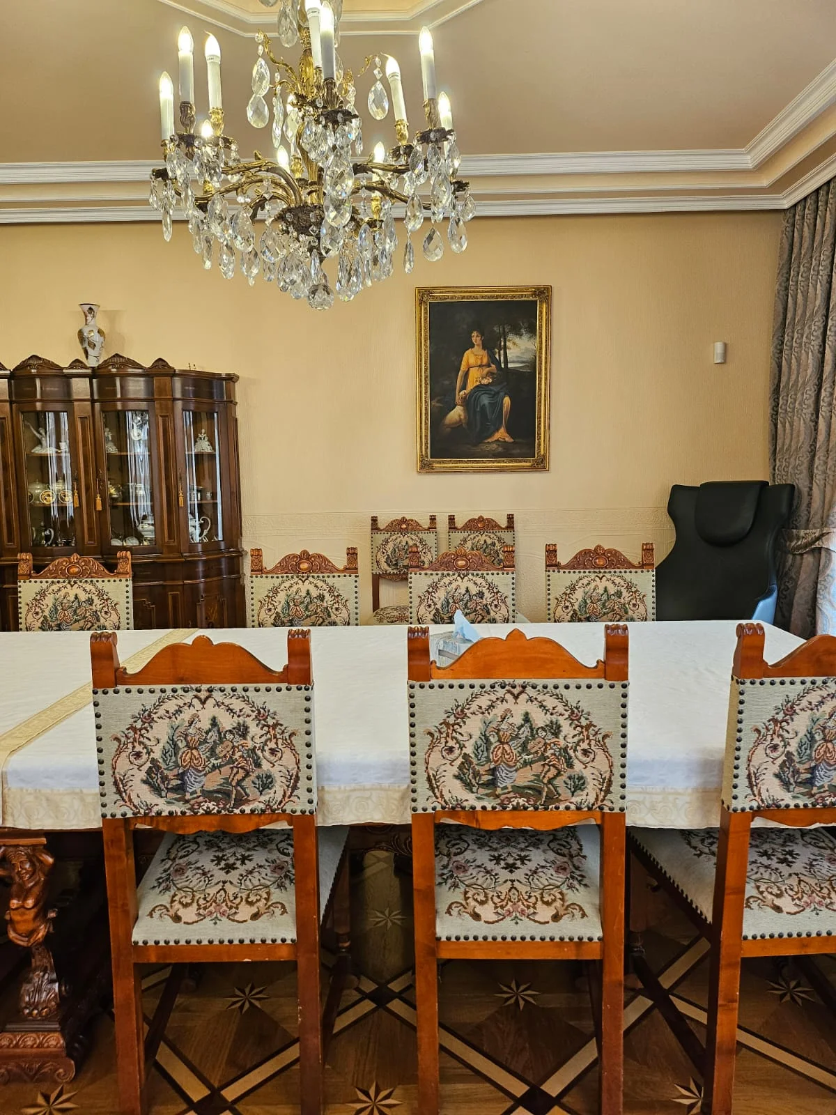 Kirayə 9 otaqlı Həyət evi / Bağ evi 700 m² Nəsimi r.