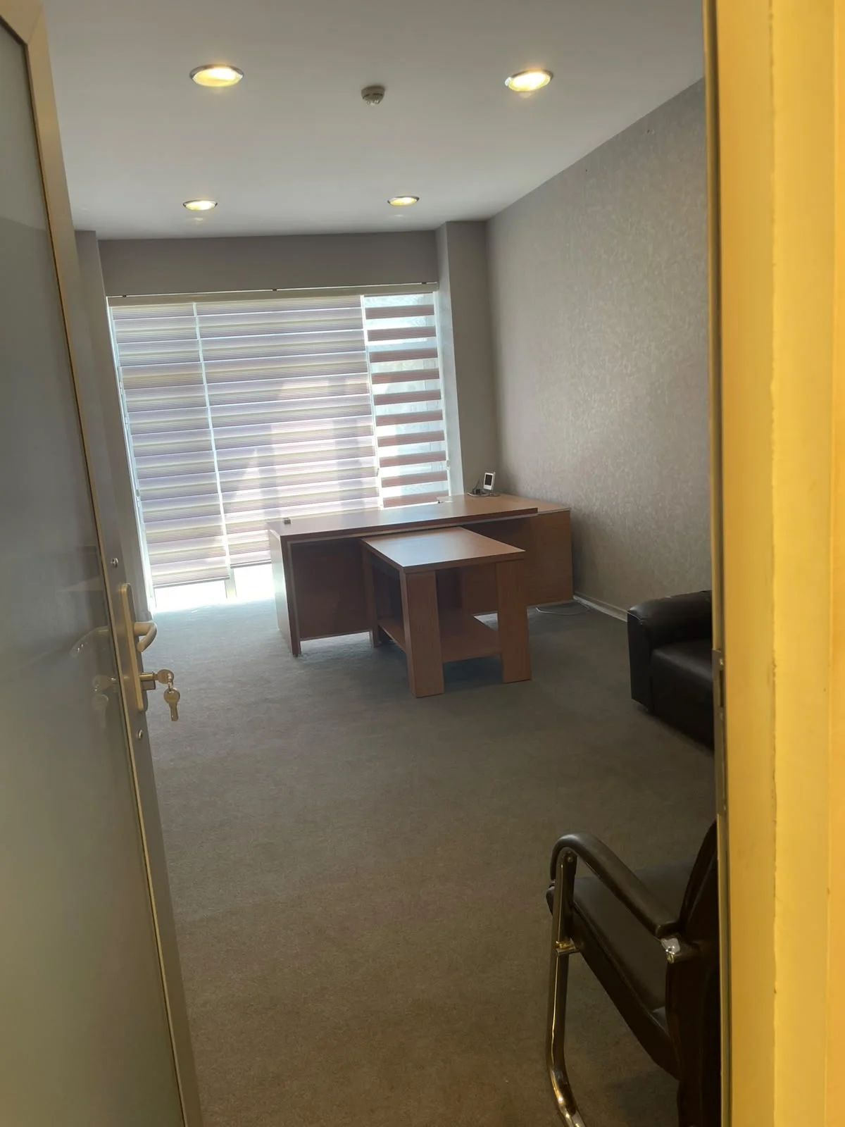 Kirayə 5 otaqlı Ofis 260 m² Nəsimi r.