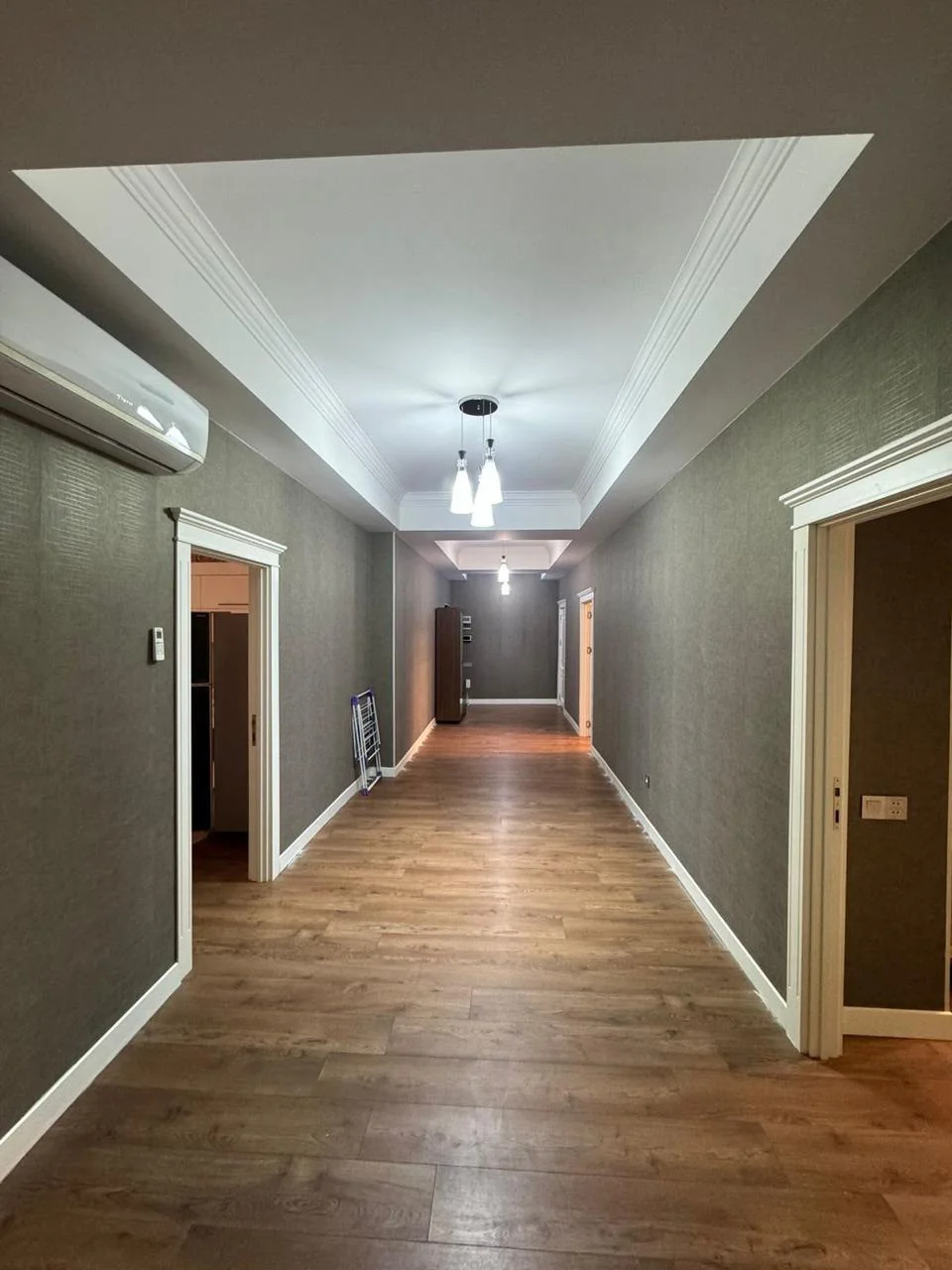 Kirayə 4 otaqlı Mənzil 150 m² Xətai r.