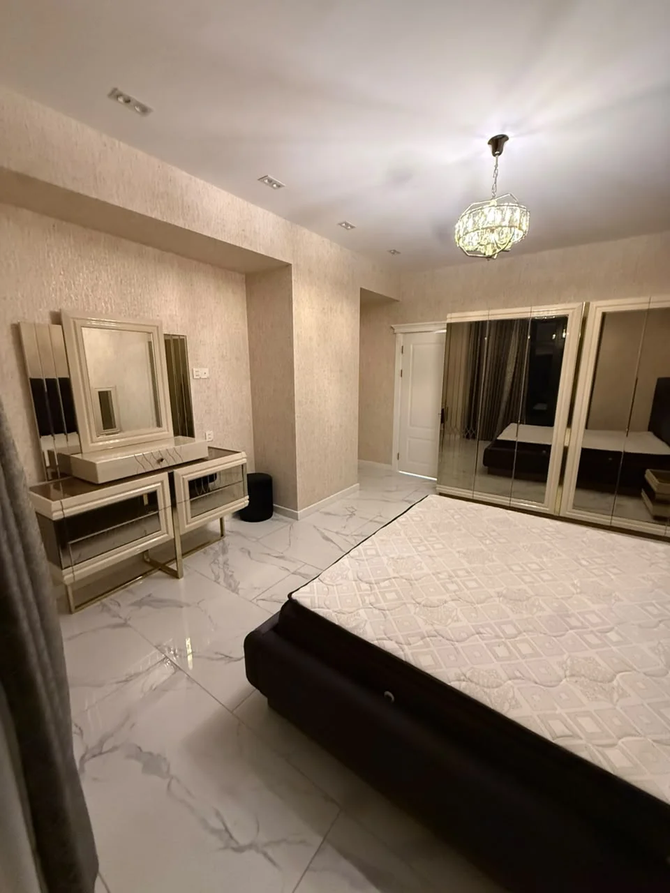 Kirayə 3 otaqlı Mənzil 148 m² Nəsimi r.