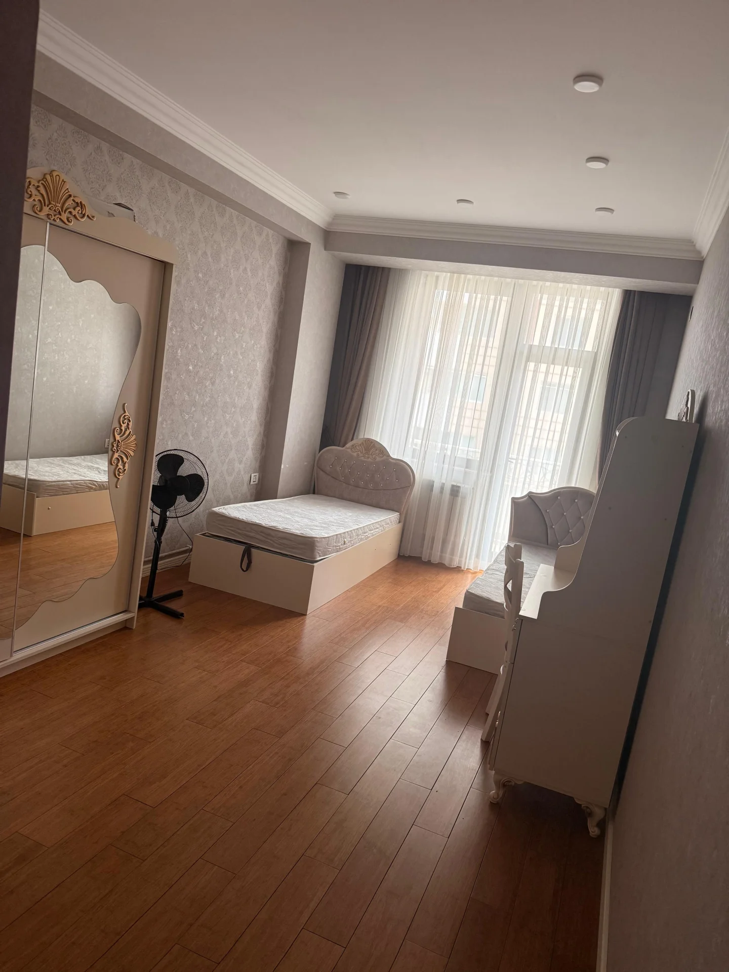 Kirayə 3 otaqlı Mənzil 90 m² Nəsimi r.