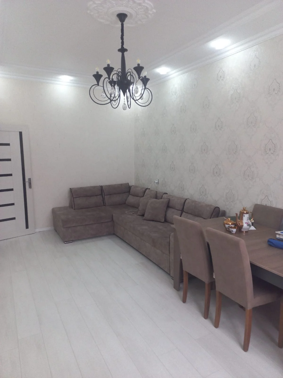 Hazır əşyalı yeni tikili həyət evi