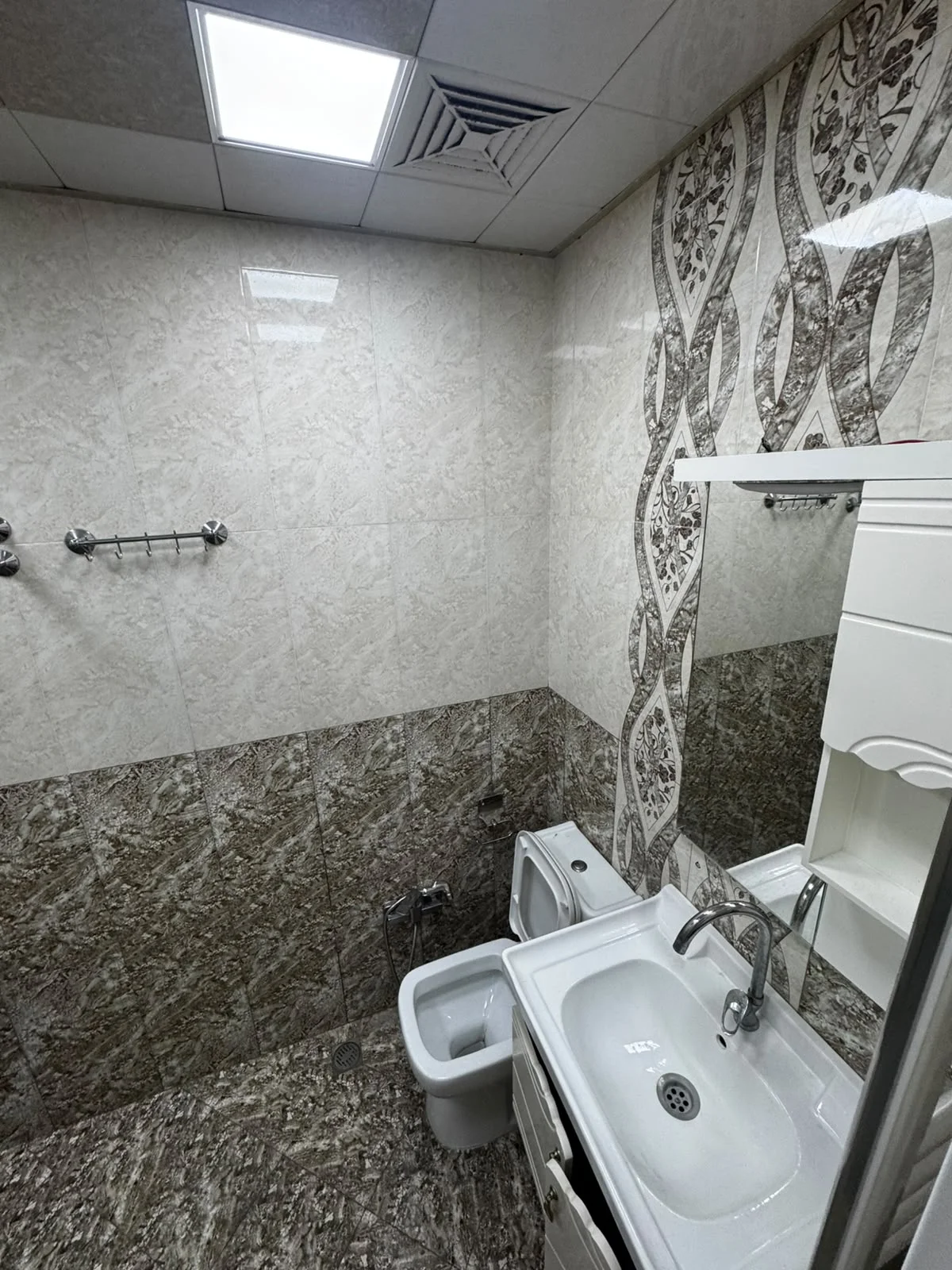 Kirayə 3 otaqlı Mənzil 105 m² Yasamal r. 20 Yanvar m. – şəkil 15