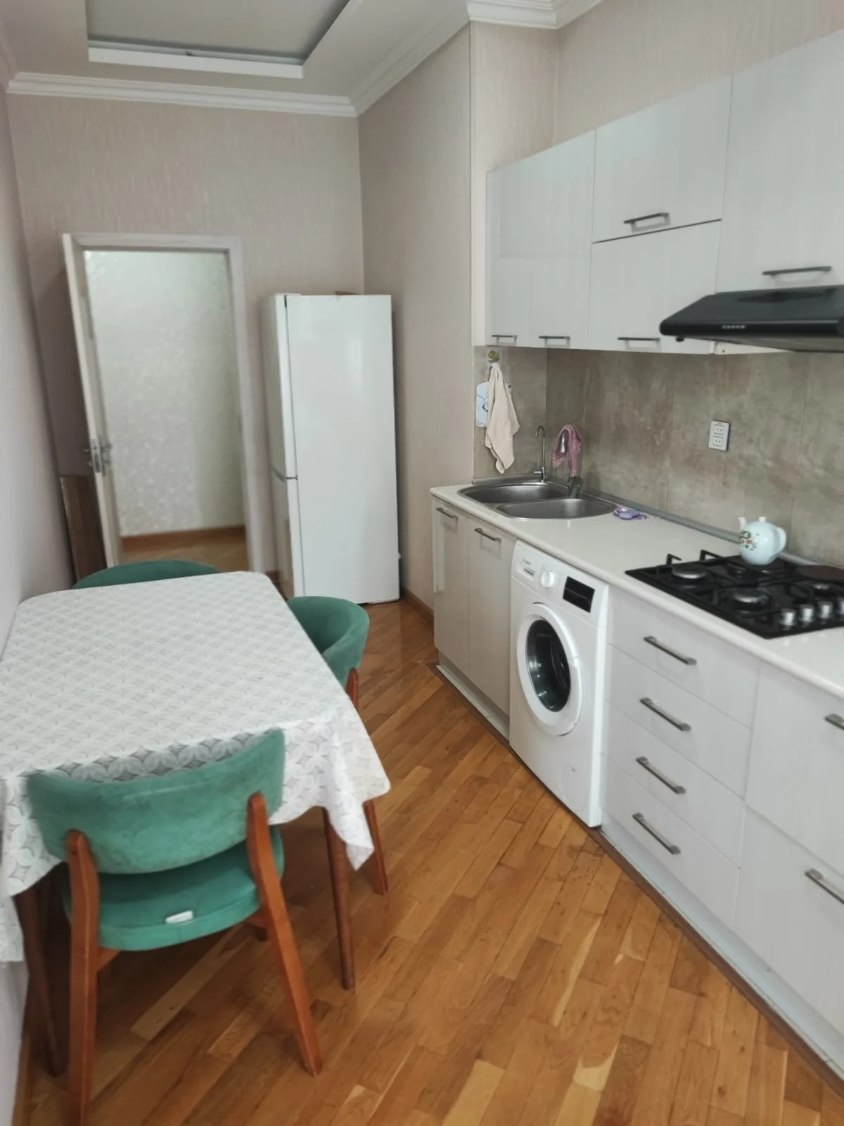 Kirayə 3 otaqlı Mənzil 100 m² Nəsimi r.