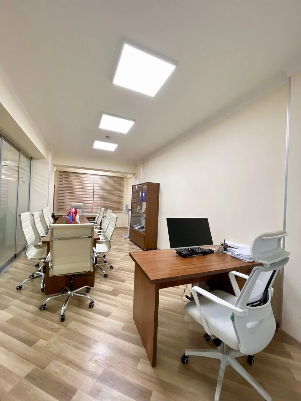 Kirayə 12 otaqlı Ofis 400 m² Yasamal r.