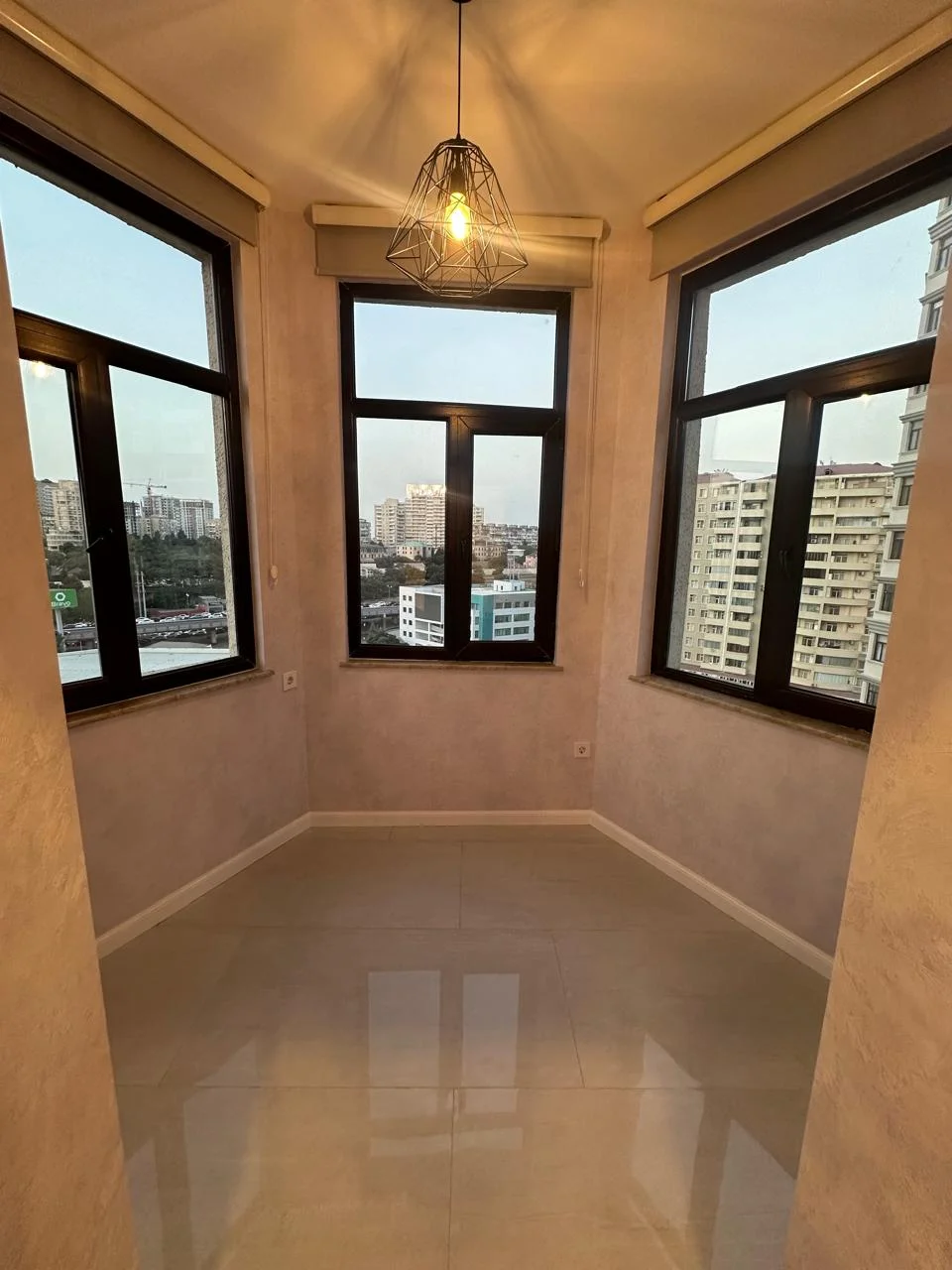Kirayə 2 otaqlı Mənzil 93 m² Xətai r.