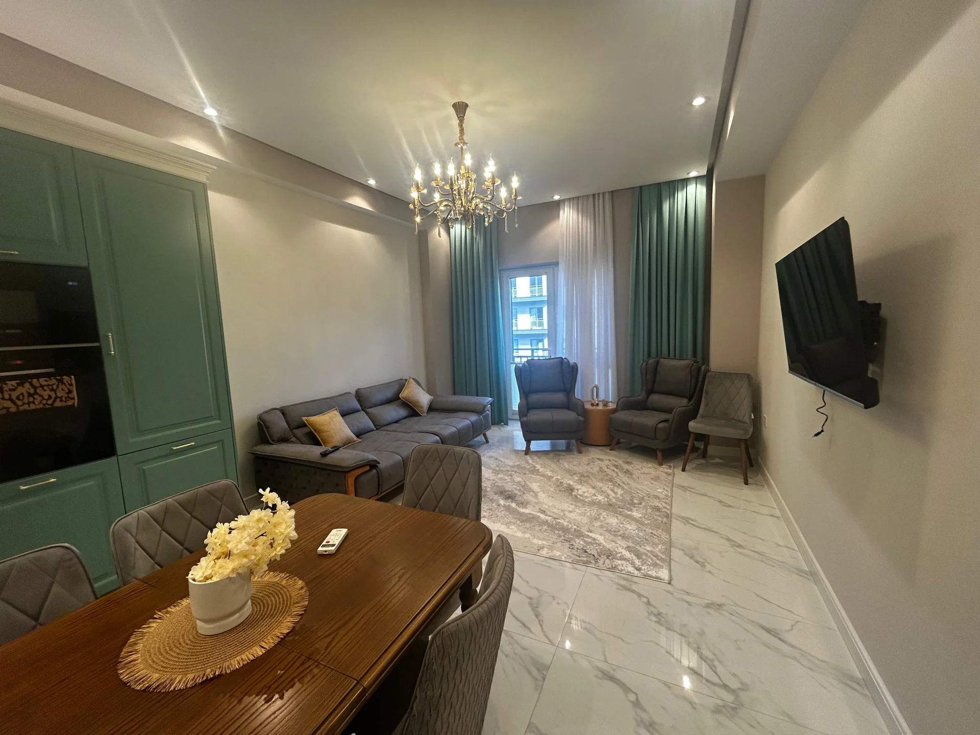 Kirayə 3 otaqlı Mənzil 110 m² Xətai r.