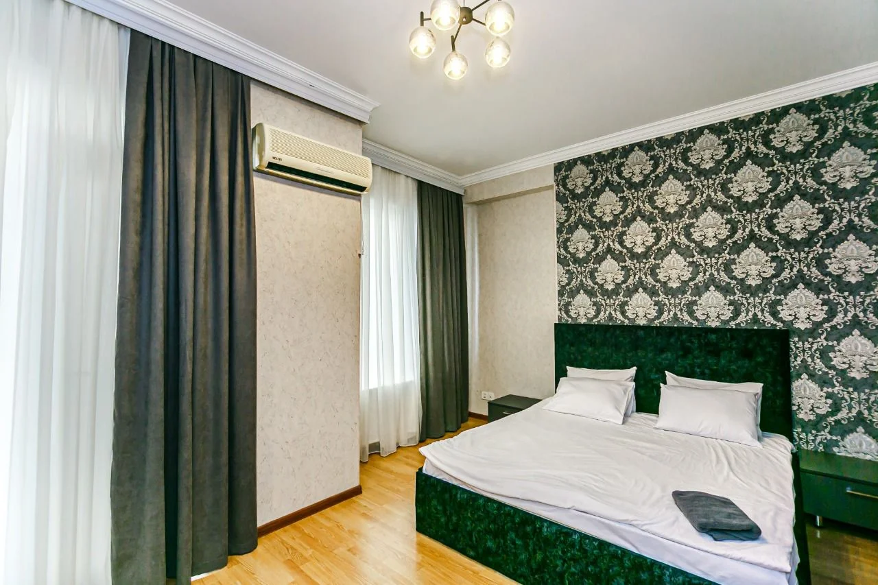 Kirayə 4 otaqlı Mənzil 140 m² Səbail r. Sahil m. – şəkil 5