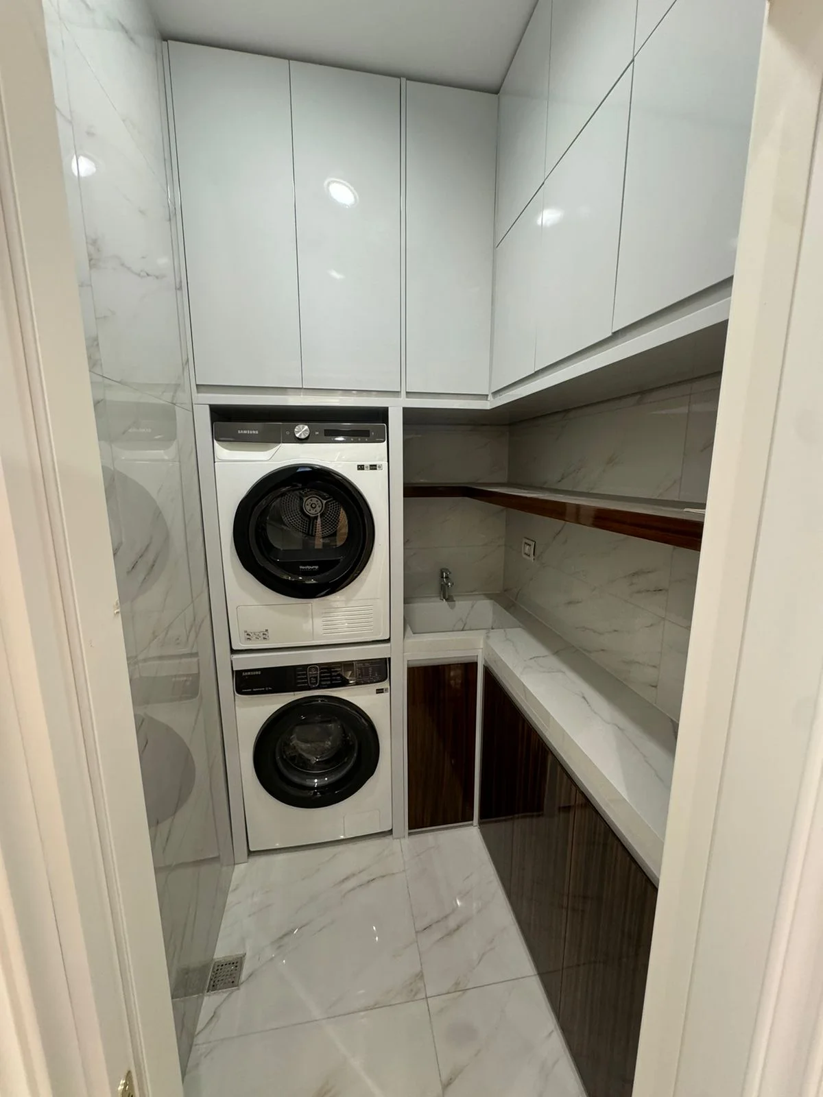 Kirayə 3 otaqlı Mənzil 110 m² Nərimanov r.