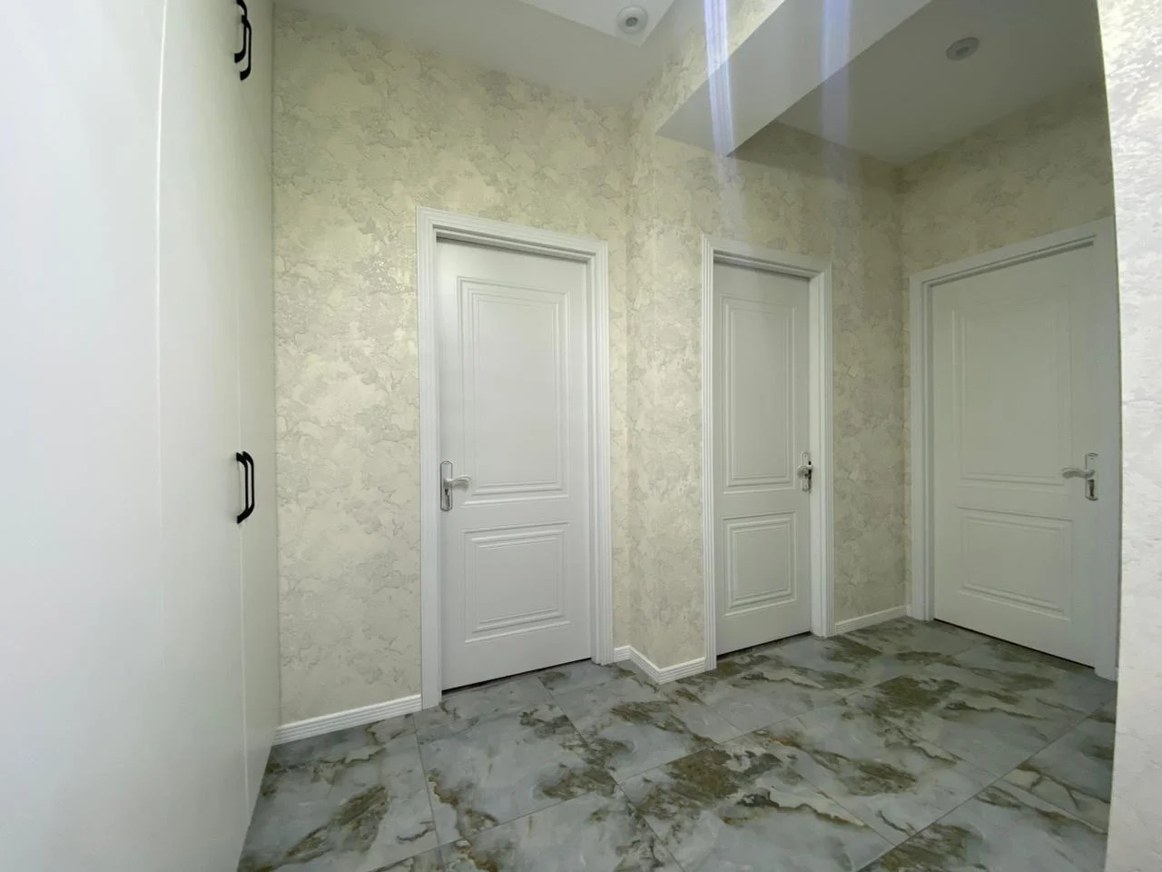 Kirayə 3 otaqlı Mənzil 77 m² Nizami r.