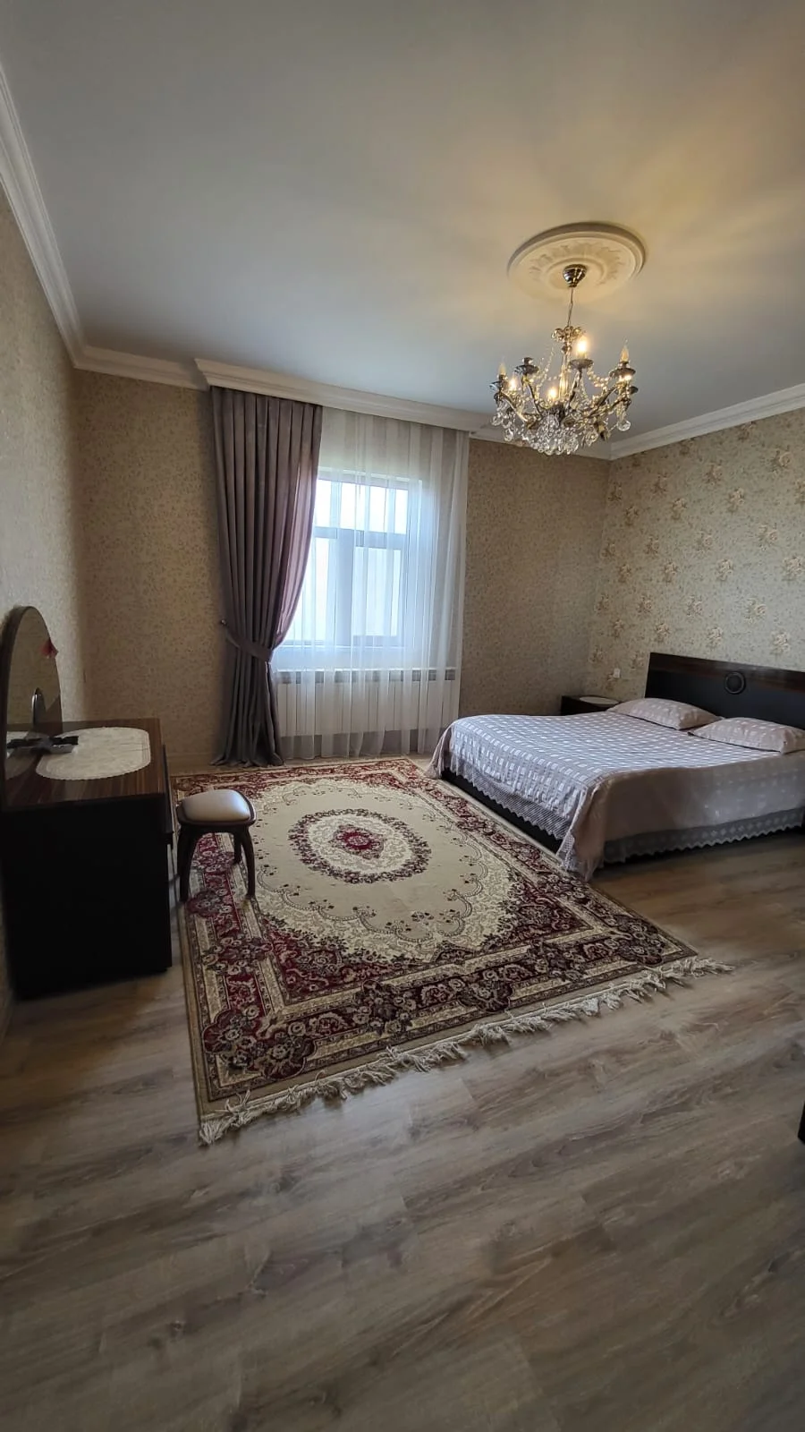 Kirayə 7 otaqlı Həyət evi / Bağ evi 260 m² Səbail r.