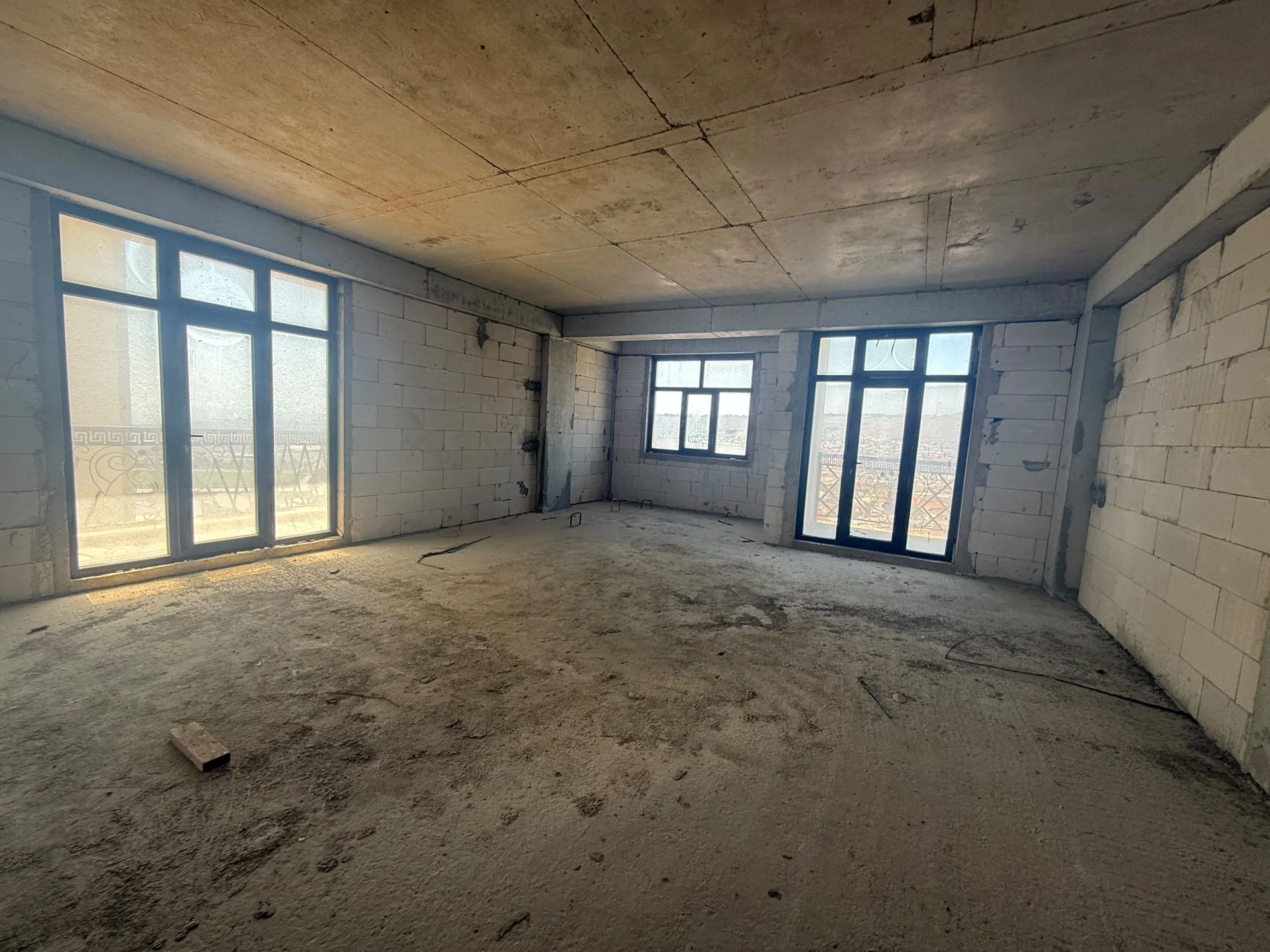 Satılır 4 otaqlı Mənzil 178.1 m² Səbail r.