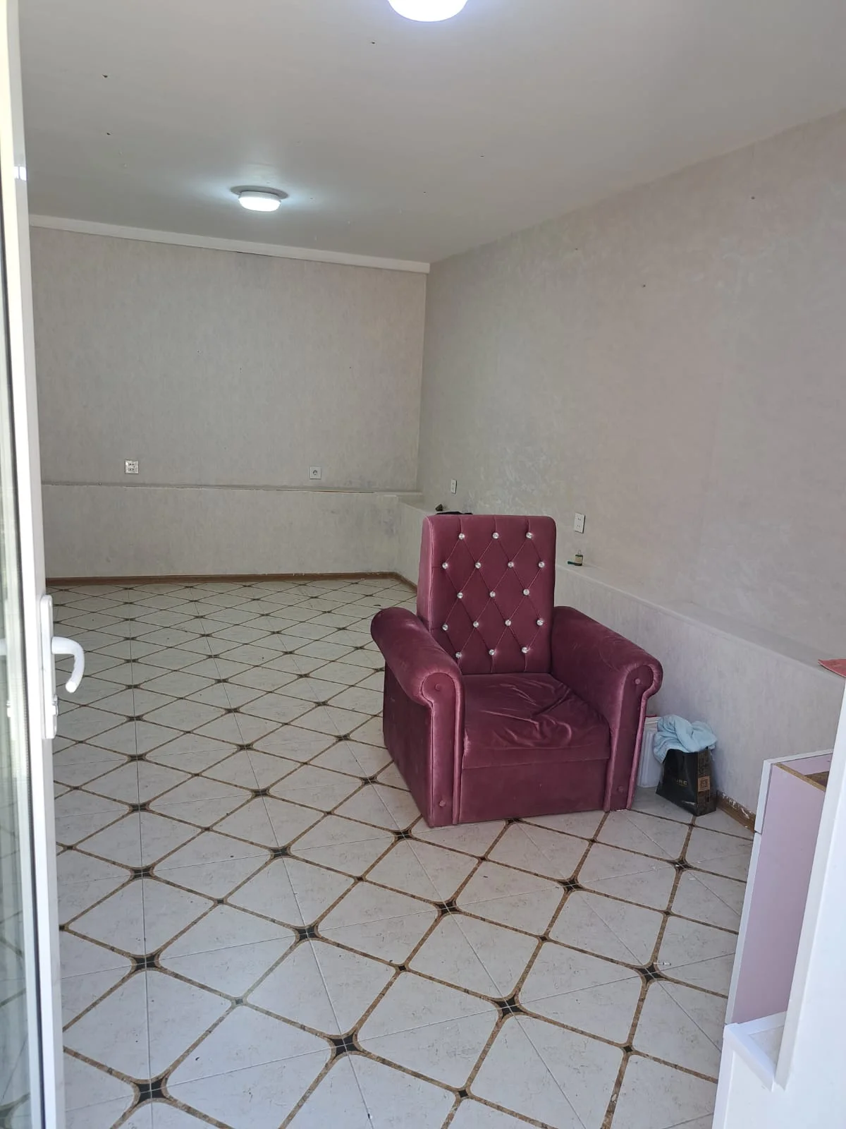 Kirayə Obyekt 40 m² Xətai r. Həzi Aslanov m. – şəkil 1