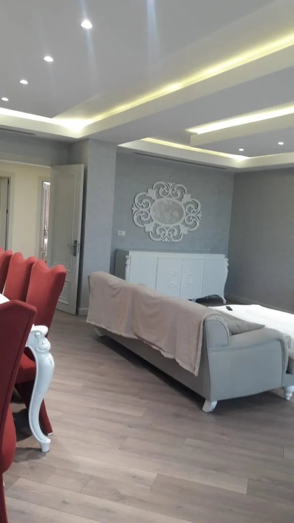 Kirayə 3 otaqlı Mənzil 180 m² Nəsimi r. – şəkil 1