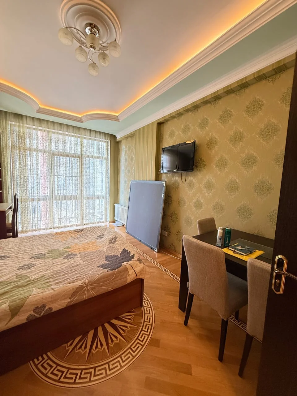 Kirayə 3 otaqlı Mənzil 130 m² Nərimanov r.
