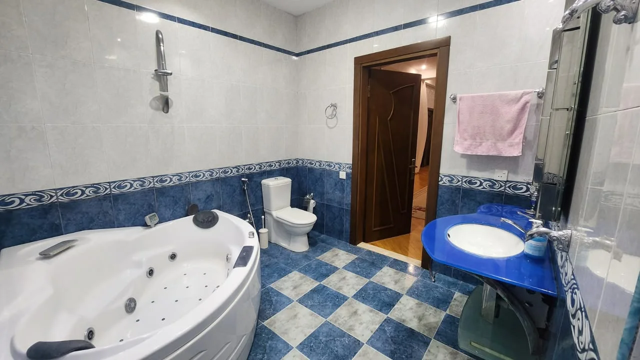 Kirayə 5 otaqlı Mənzil 220 m² Nərimanov r. Gənclik m. – şəkil 20