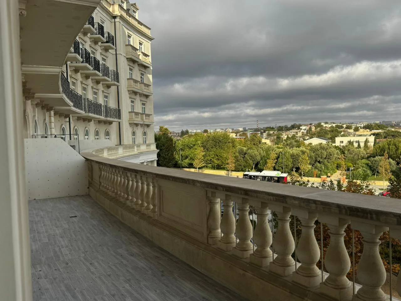 Kirayə 3 otaqlı Mənzil 120 m² Xətai r.