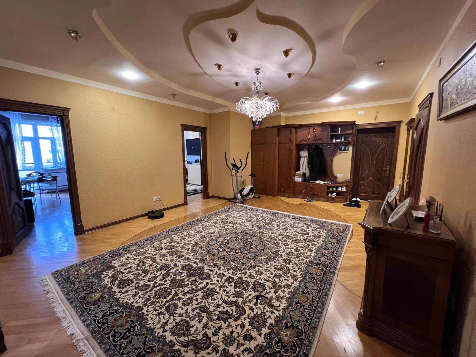 Kirayə 4 otaqlı Mənzil 185 m² Yasamal r.