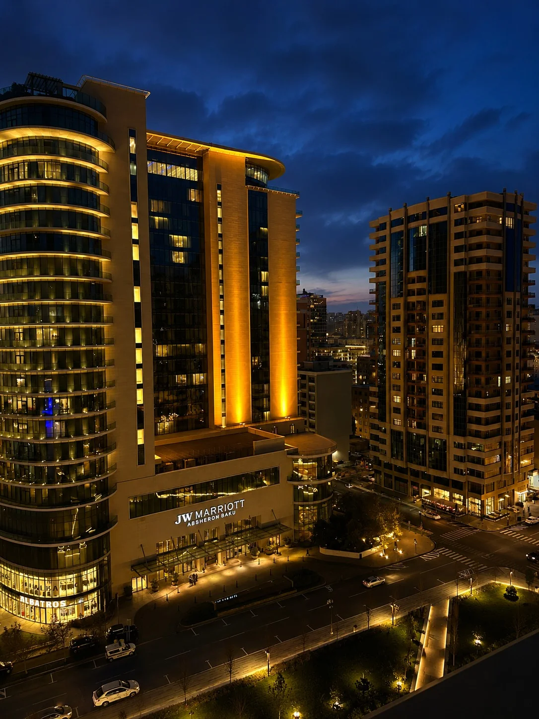 Kirayə 3 otaqlı Mənzil 140 m² Nəsimi r. – şəkil 3