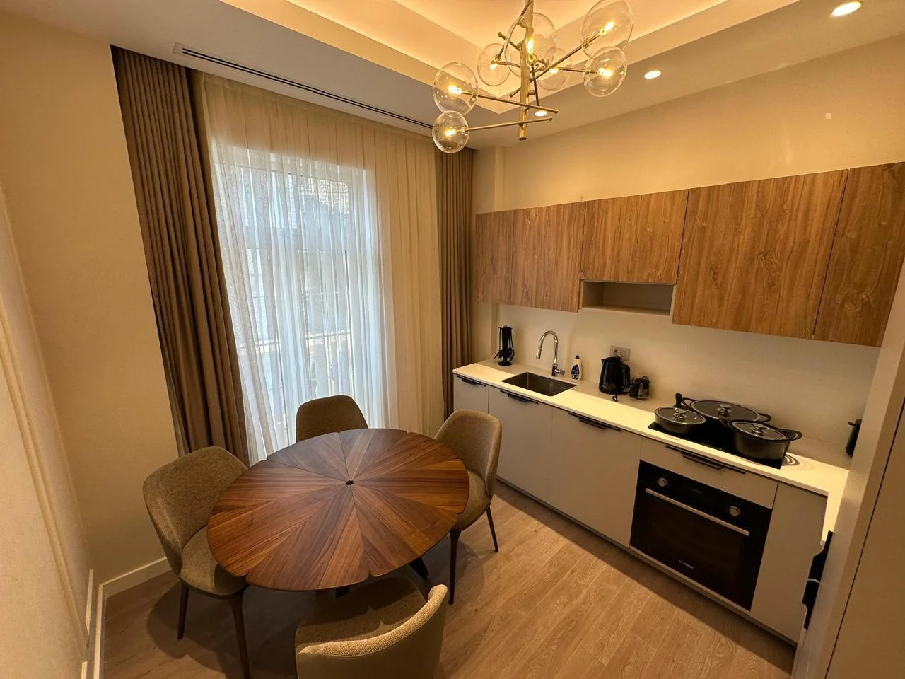 Kirayə 3 otaqlı Mənzil 111 m² Xətai r.