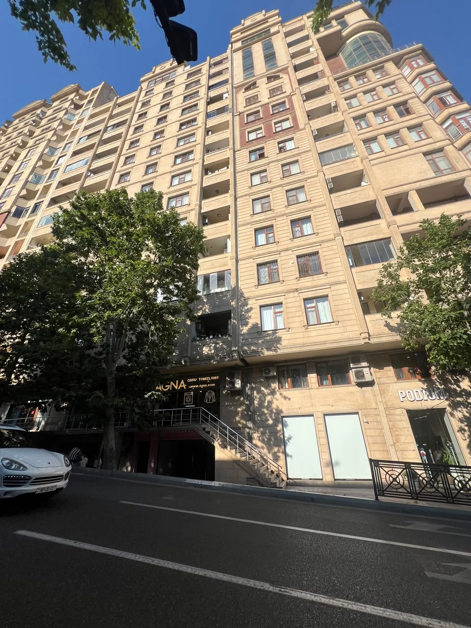 Kirayə 3 otaqlı Ofis 300 m² Nəsimi r.