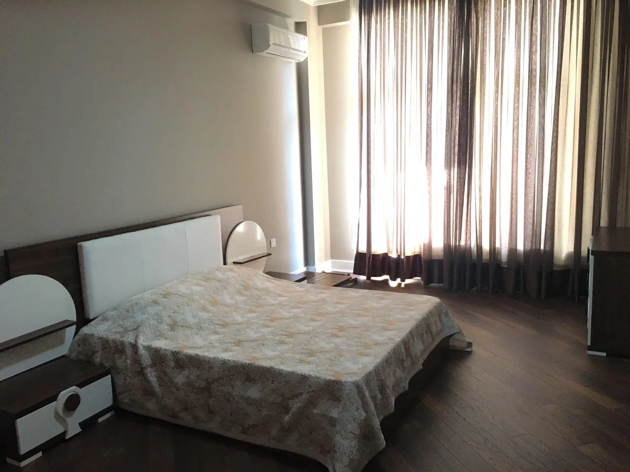Kirayə 3 otaqlı Mənzil 165 m² Səbail r.