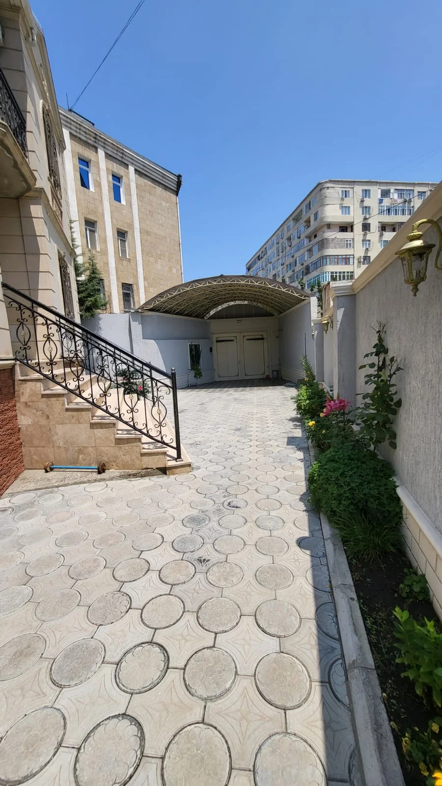Kirayə 7 otaqlı Həyət evi / Bağ evi 260 m² Səbail r.