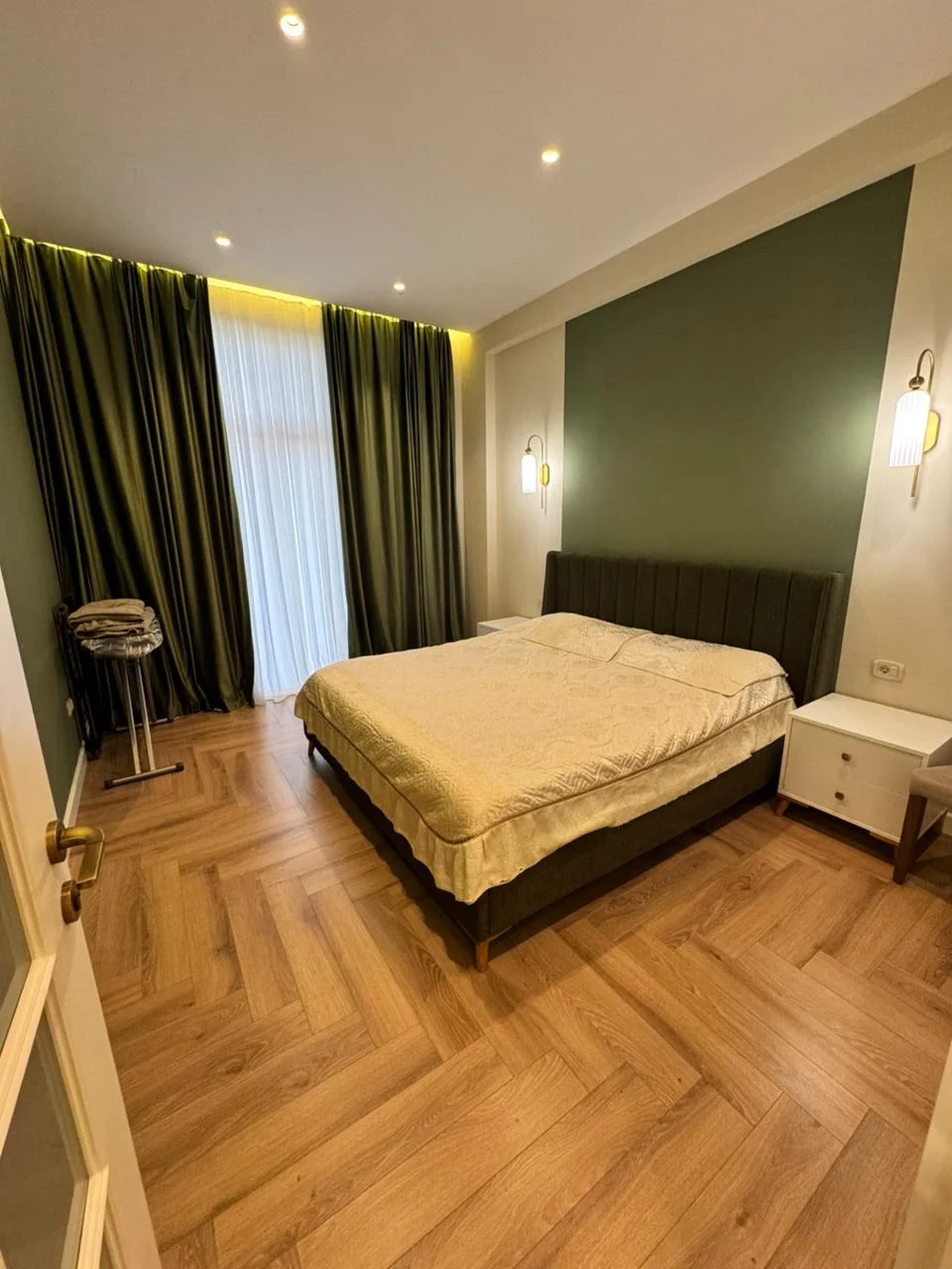 Kirayə 2 otaqlı Mənzil 70 m² Xətai r.