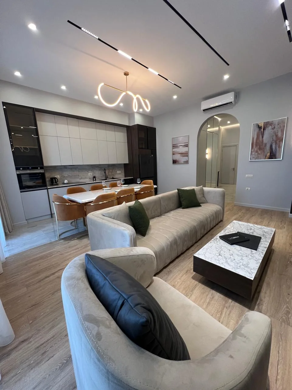 Kirayə 3 otaqlı Mənzil 120 m² Xətai r.