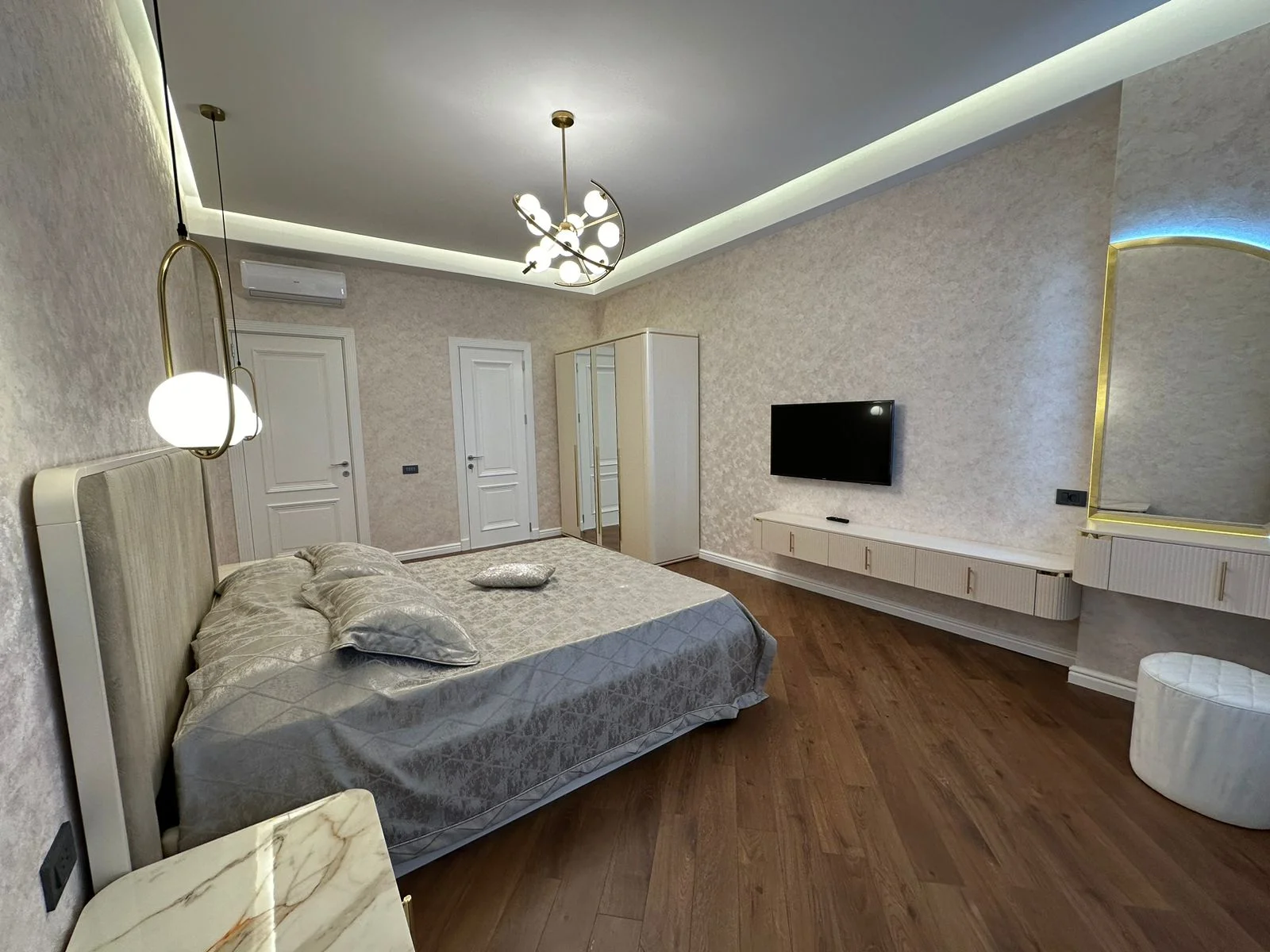 Kirayə 3 otaqlı Mənzil 120 m² Xətai r.