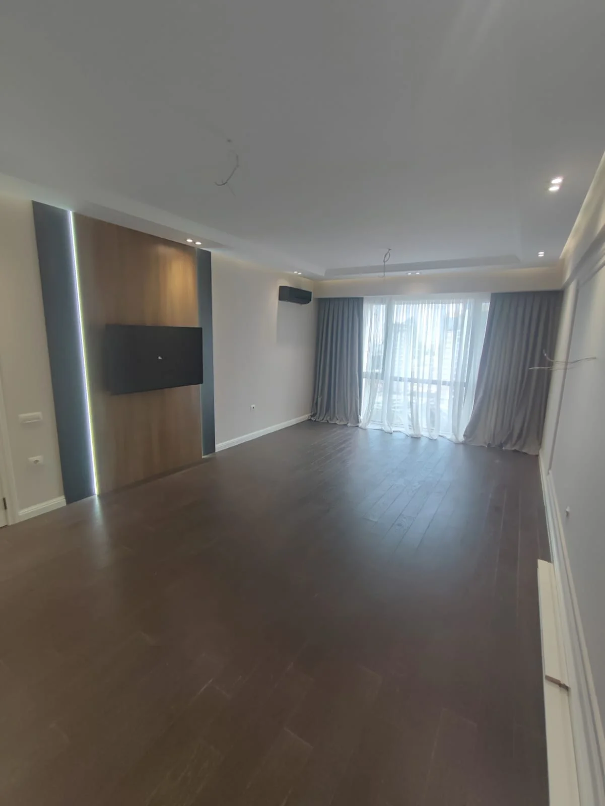 Kirayə 4 otaqlı Mənzil 129 m² Nərimanov r.