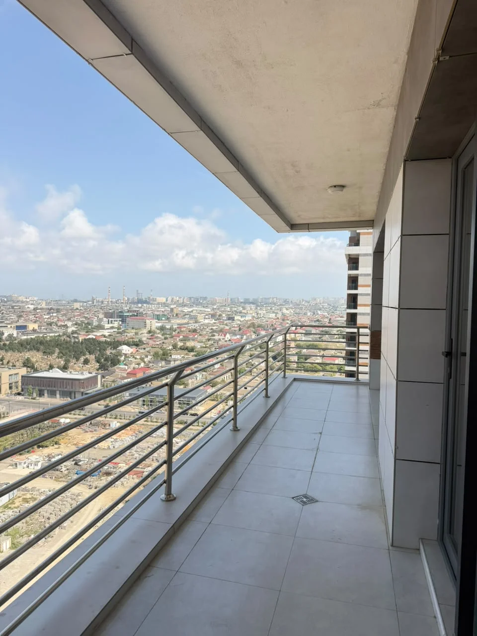 Kirayə 3 otaqlı Mənzil 150 m² Xətai r.