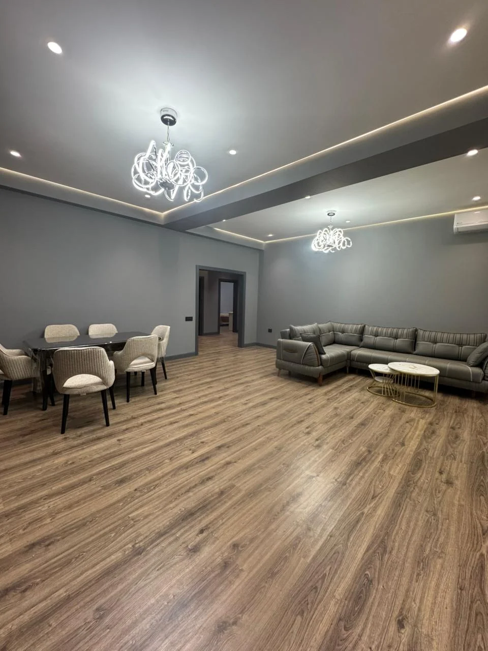 Kirayə 3 otaqlı Mənzil 140 m² Xətai r.